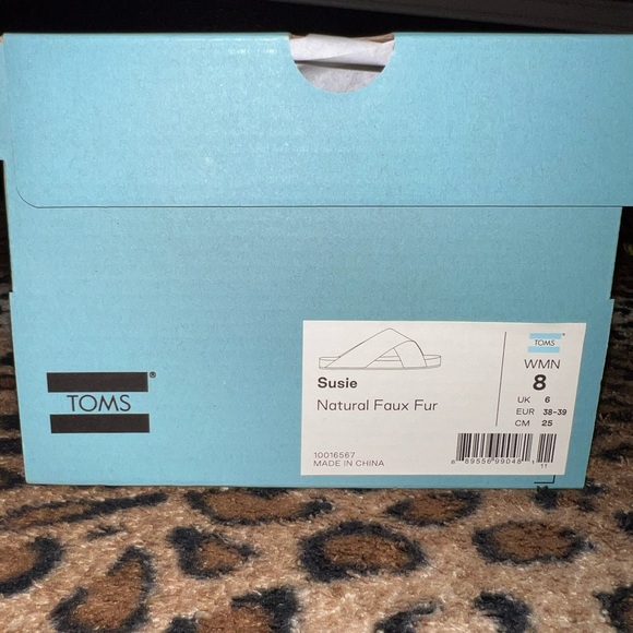 TOMS Slippers - Picture 3 of 3